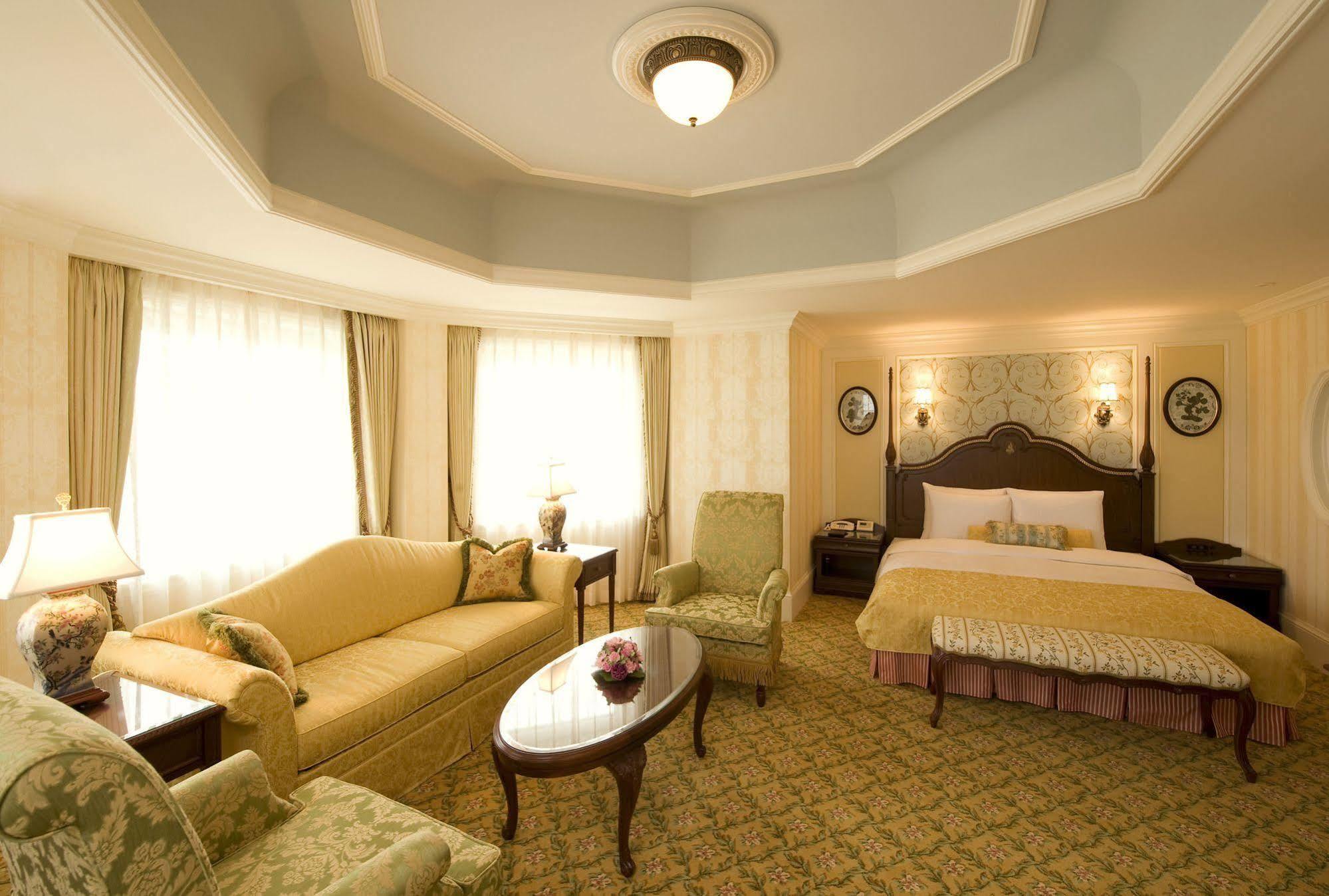 Tokyo Disneyland Hotel Тиба Экстерьер фото