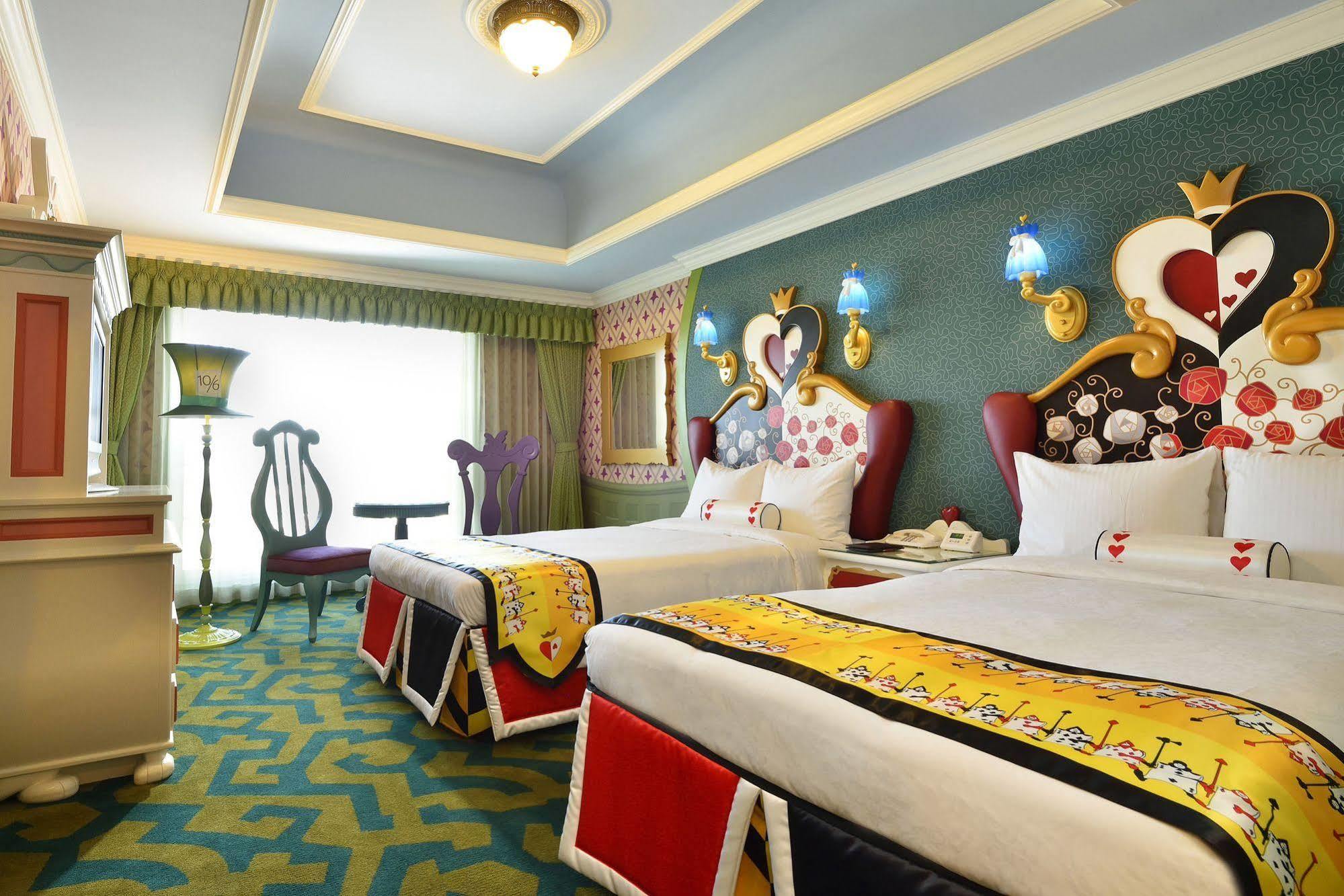 Tokyo Disneyland Hotel Тиба Экстерьер фото