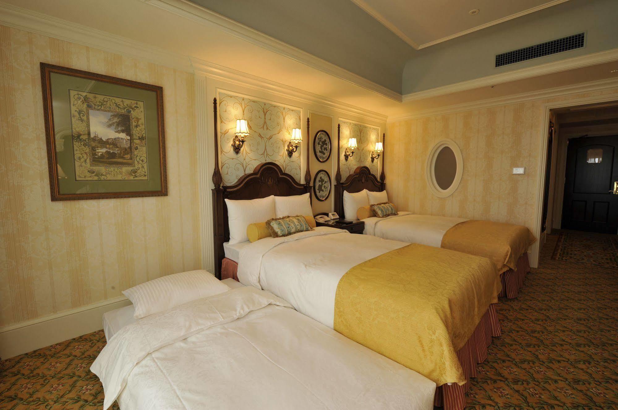 Tokyo Disneyland Hotel Тиба Экстерьер фото