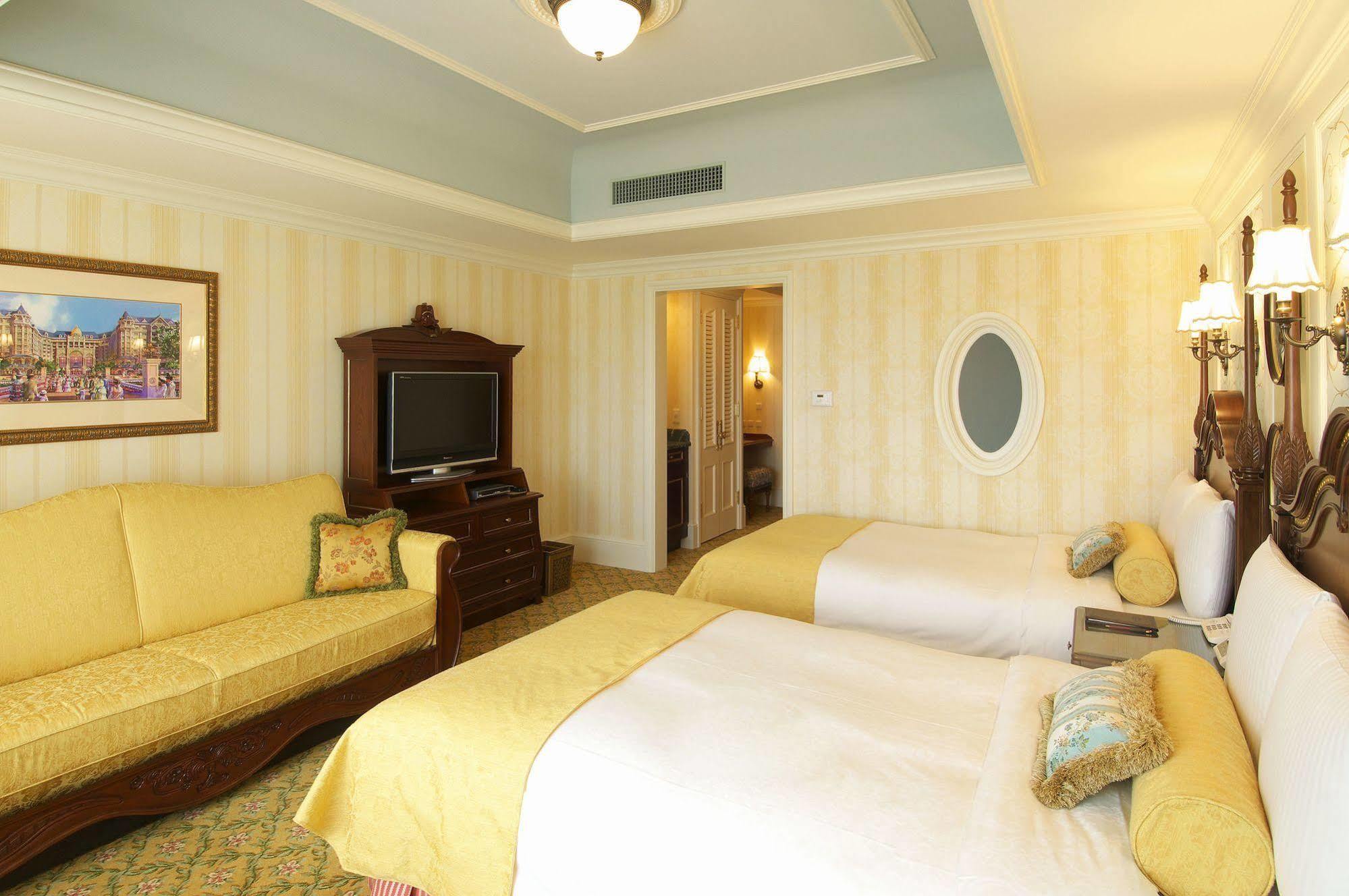 Tokyo Disneyland Hotel Тиба Экстерьер фото